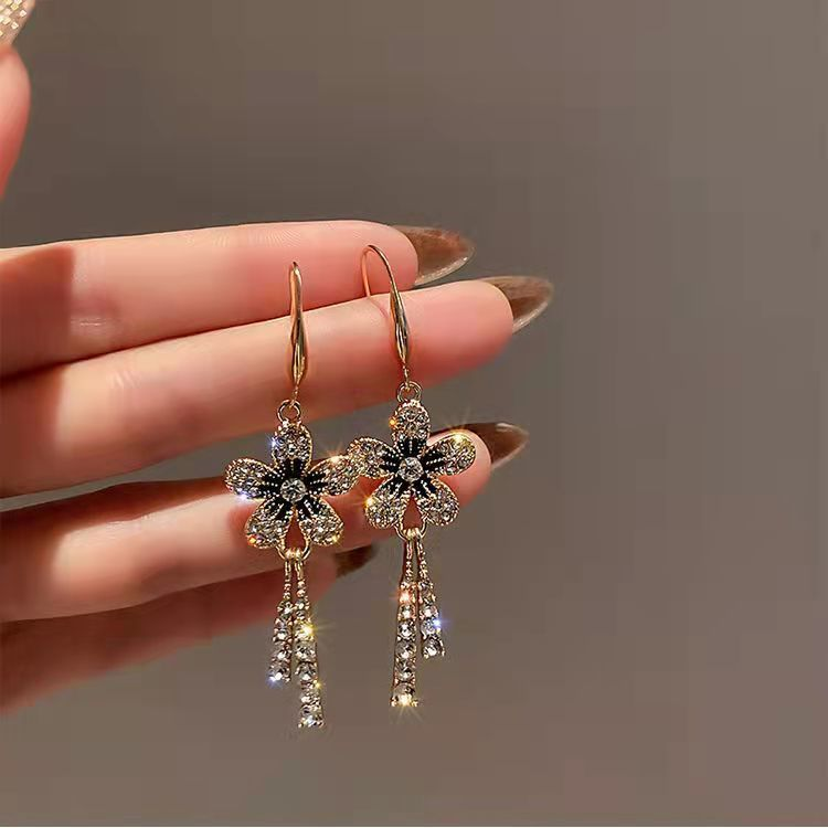 Flower Diamond Tassel Earrings