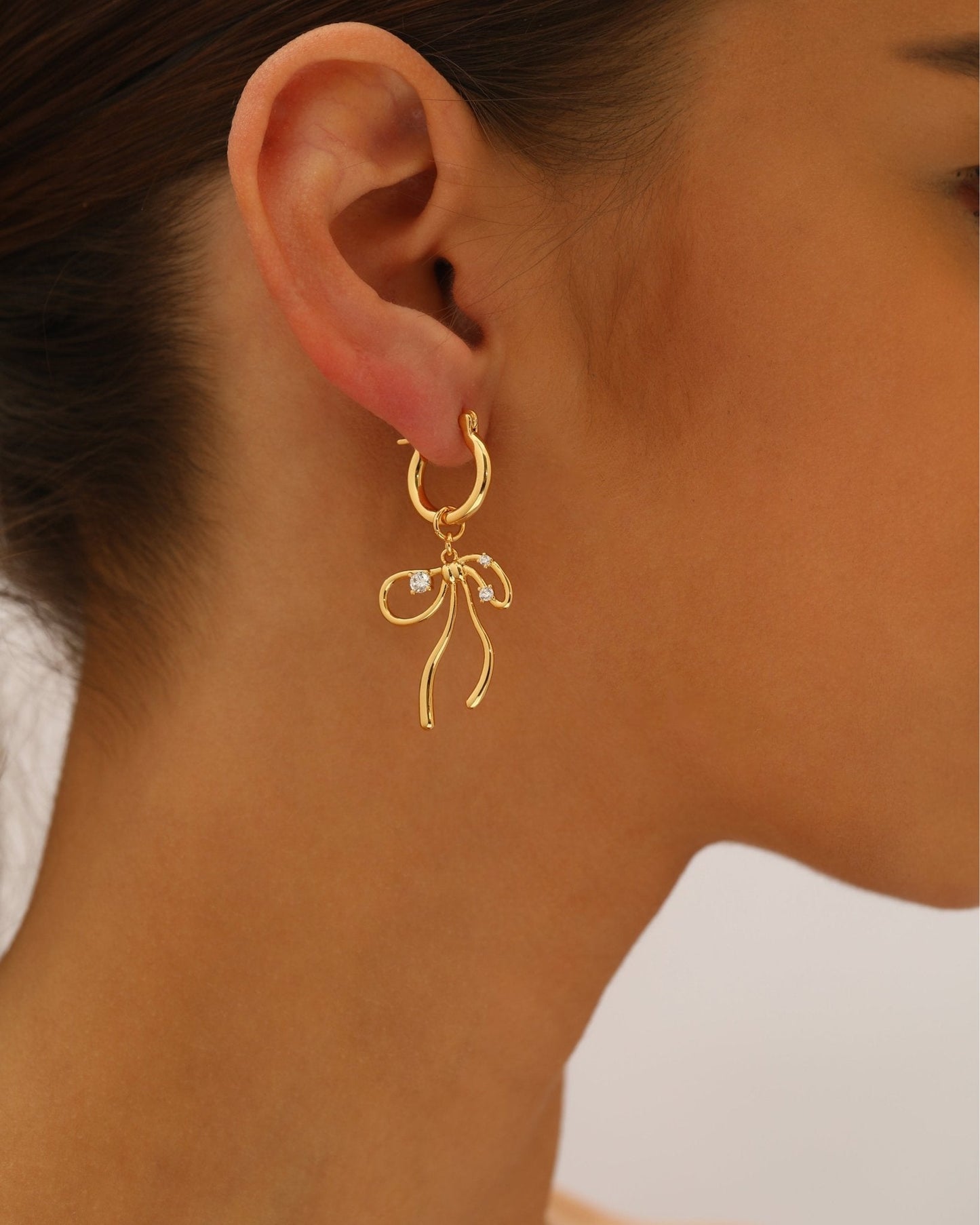 The Bow Earrings in Gold