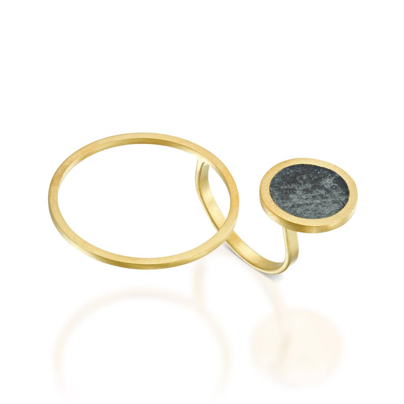 Circle Asymmetric Ring
