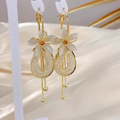 - Cat's Eye Stone Flower Tassel Earrings