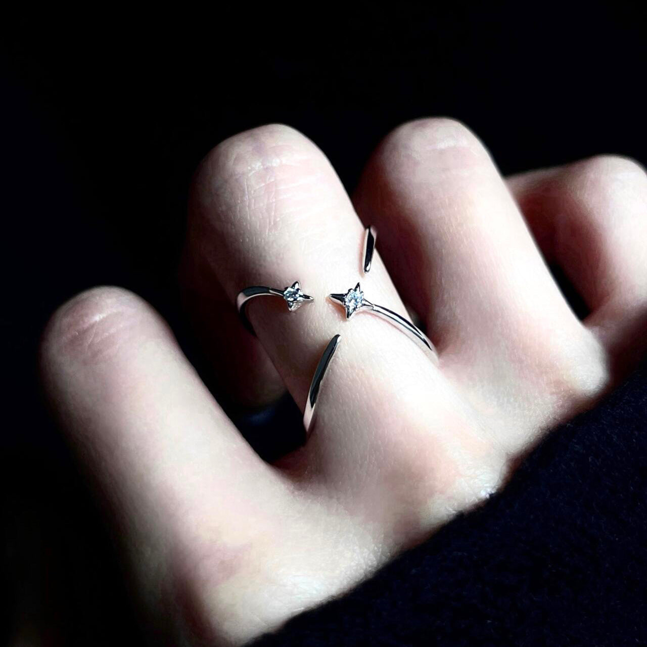 The Radiant Star of Four Points Ring