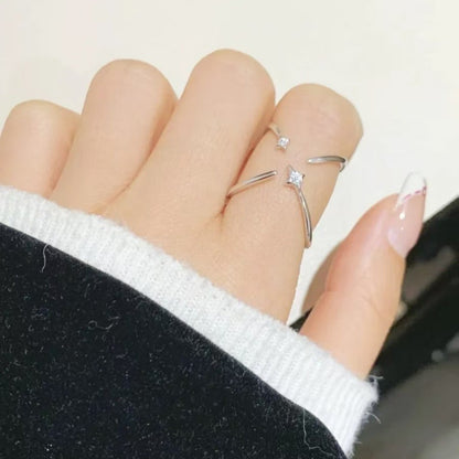 The Radiant Star of Four Points Ring