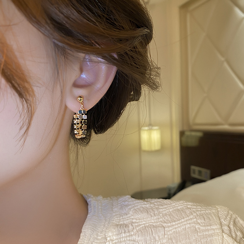 Chain Huggie Hoop Earrings