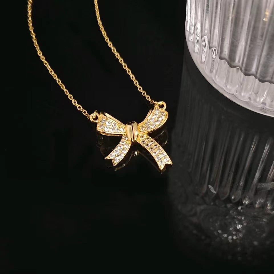 Bow Magnetic Necklace