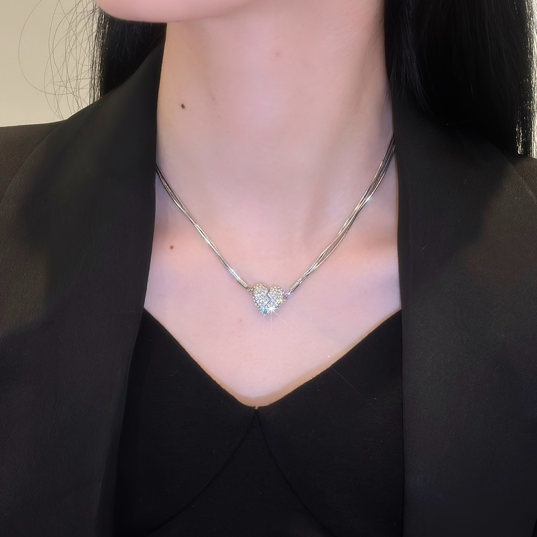 💖Double-Sided Wearing Diamond-Set Magnetic Love Pendant