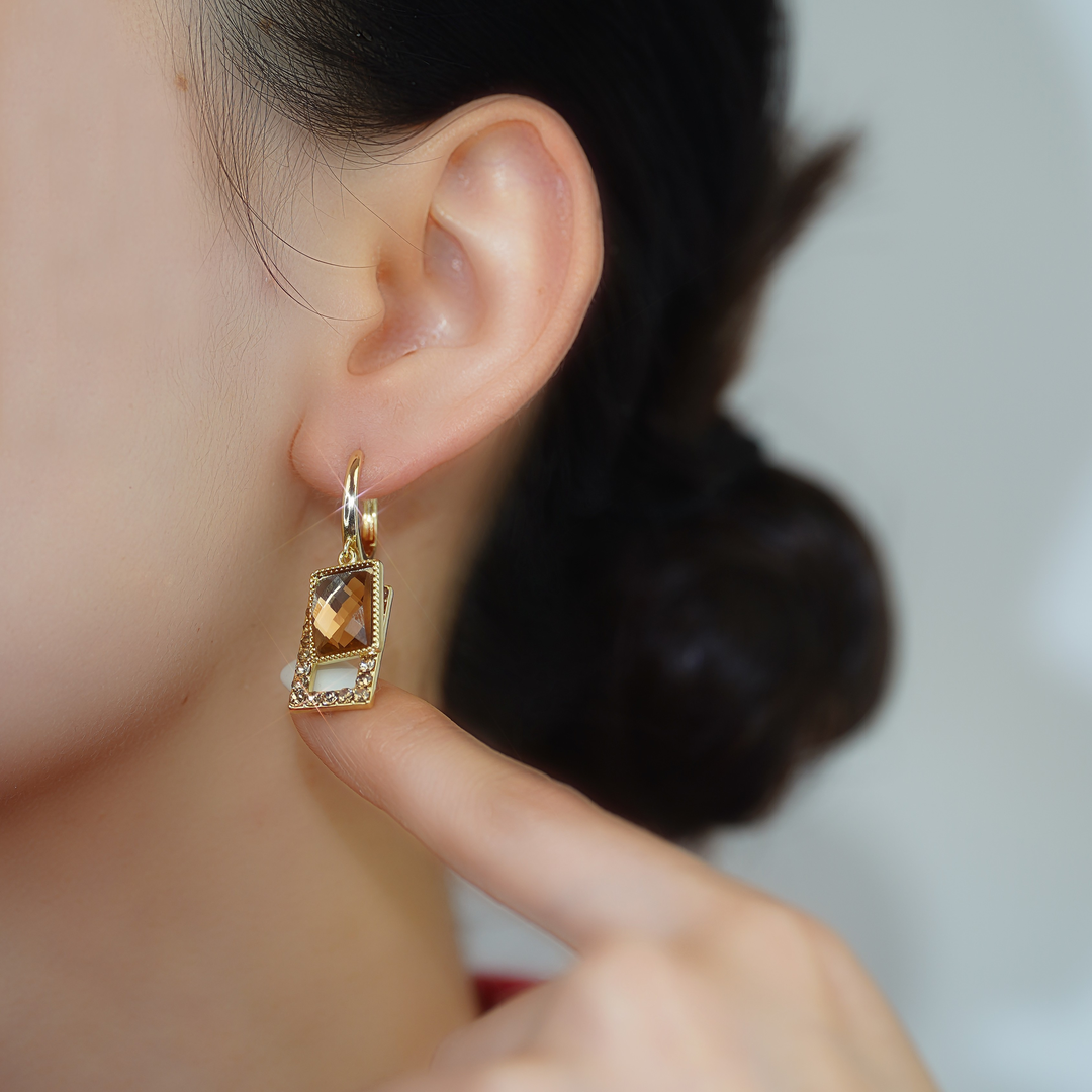 Fashionable And Luxurious Square Tea Crystal Earrings