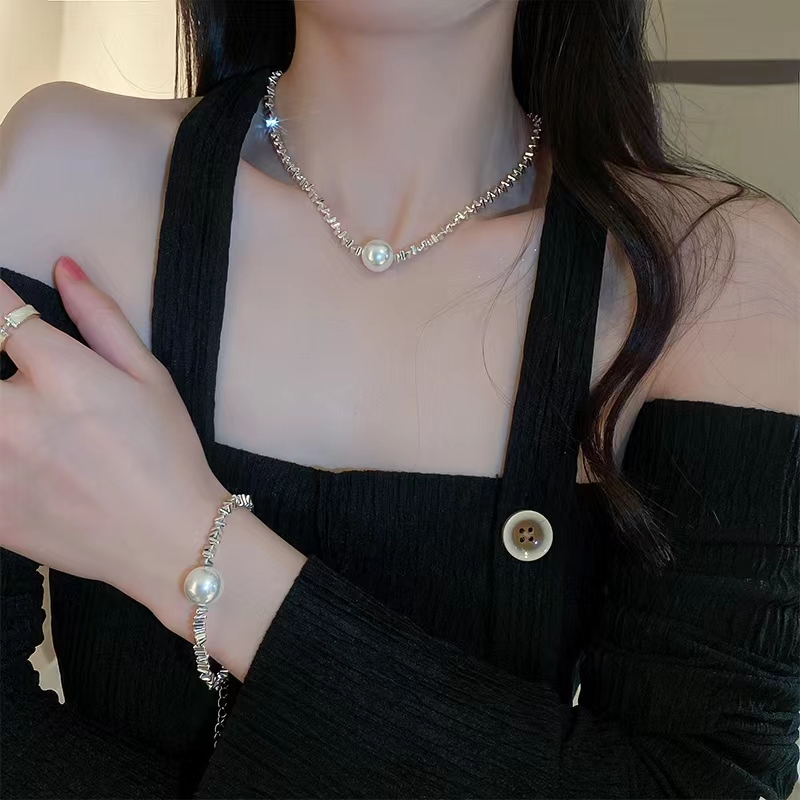 Silver Pearl Necklace