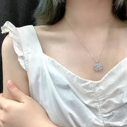 Spinning Heart Clover Necklace