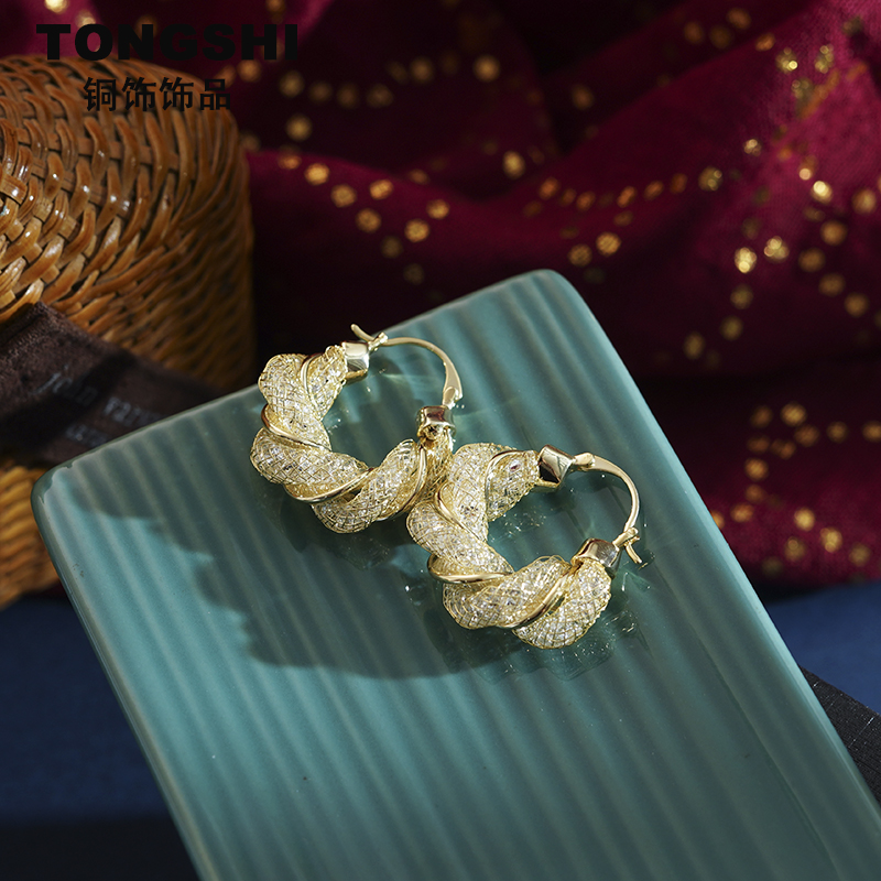Fashion Premium Silver Mesh Temperament Earrings