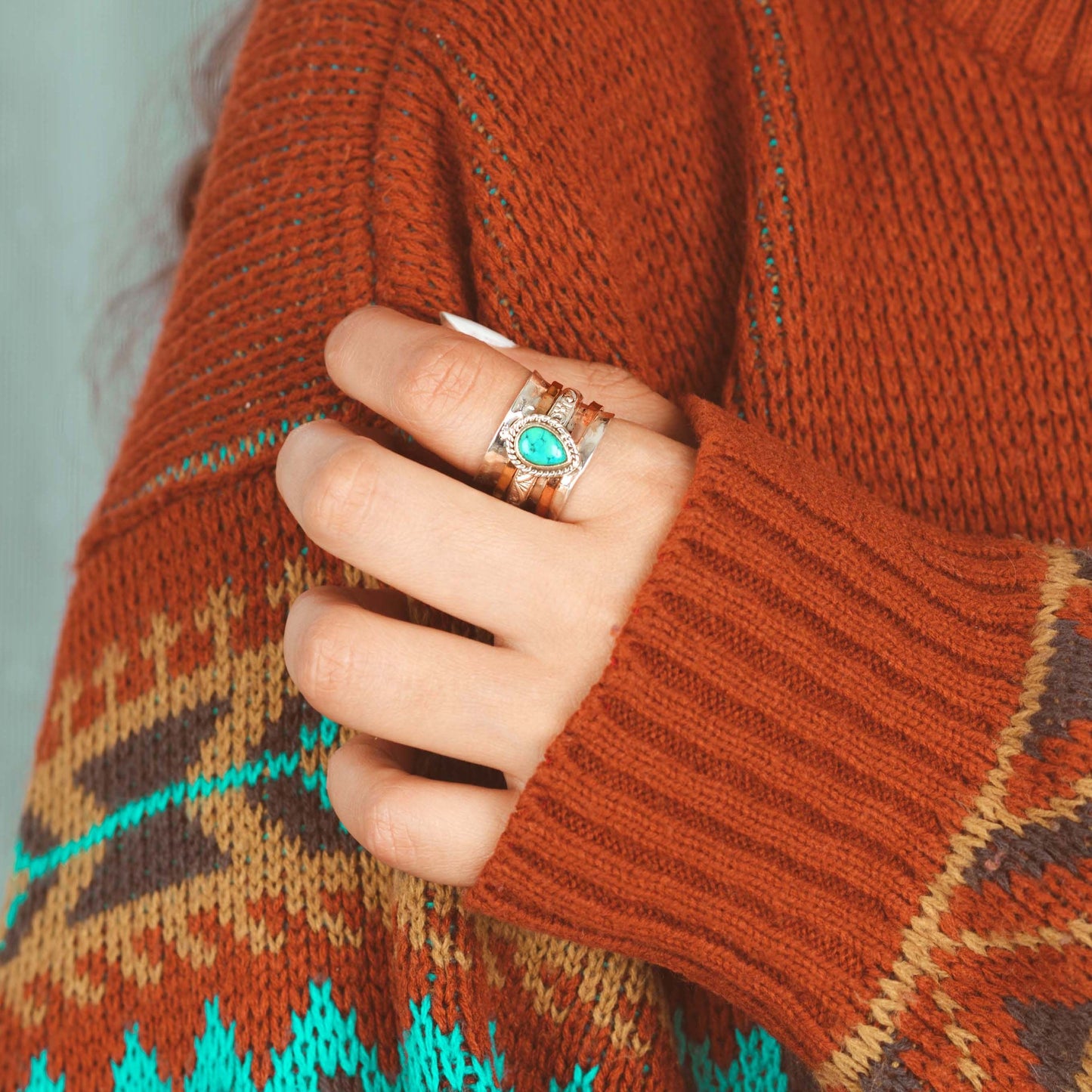 THE SERENITY TURQUOISE LARGE CIRCLE RING