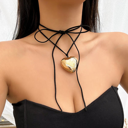 Sweet And Cool 3D Heart Pendant Choker💛