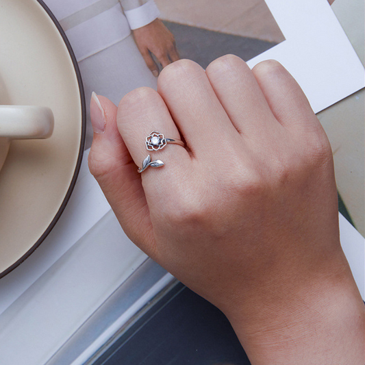 Cutout Flower Split Ring