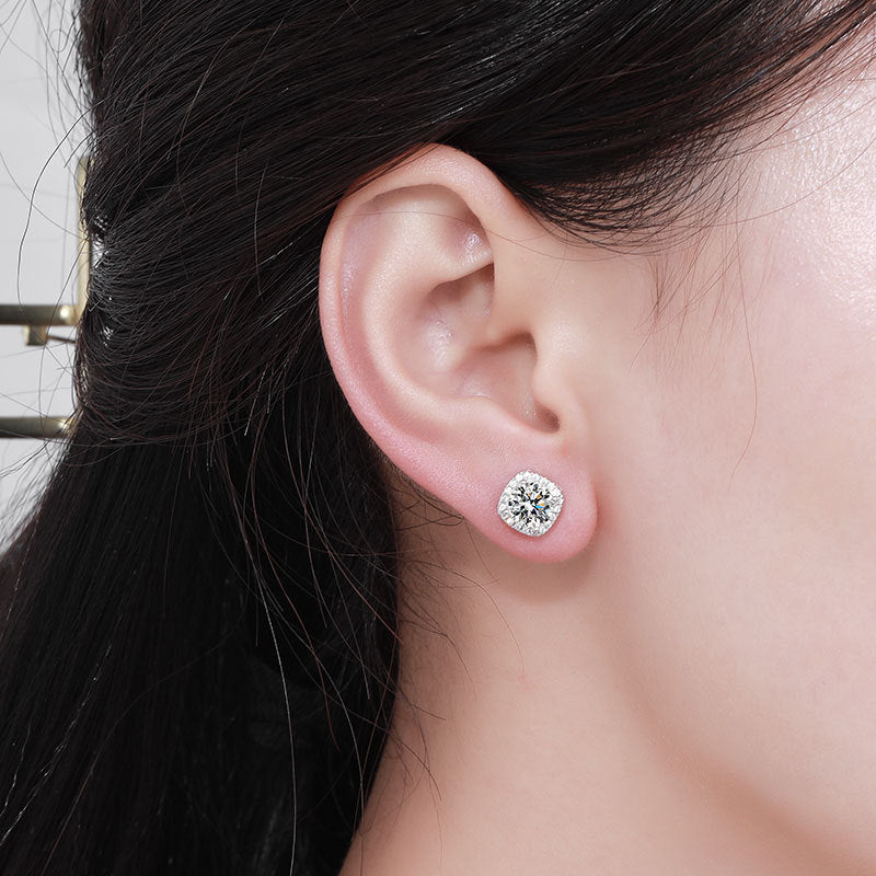 🌊Summer Hot Sale✨Versatile Classic Square Moissanite Halo Stud Earrings