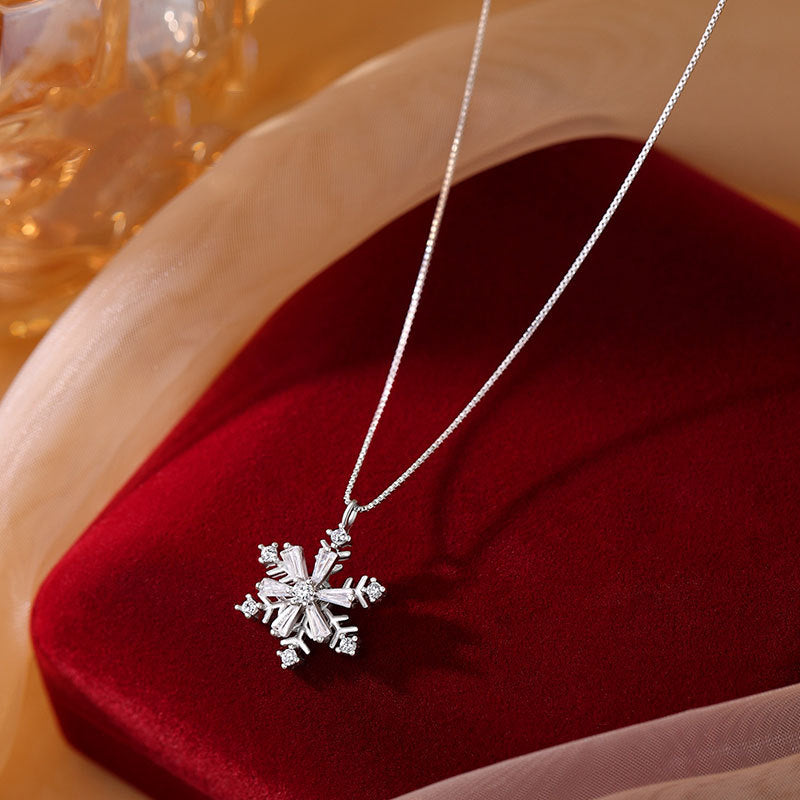 Sparkling Zirconia Spinning Snowflake Necklace❄