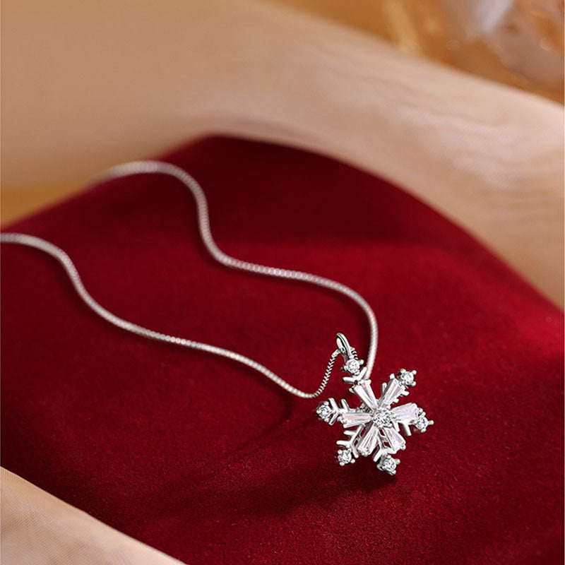 Sparkling Zirconia Spinning Snowflake Necklace❄
