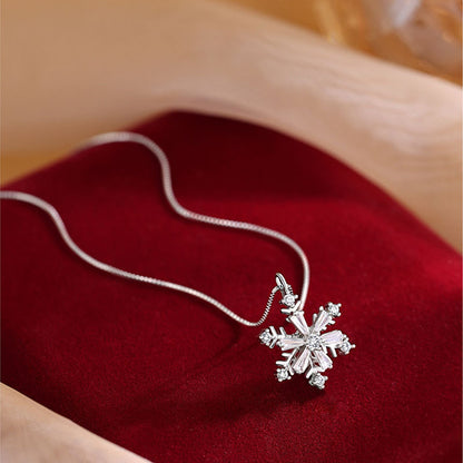Sparkling Zirconia Spinning Snowflake Necklace❄