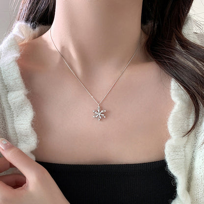 Sparkling Zirconia Spinning Snowflake Necklace❄