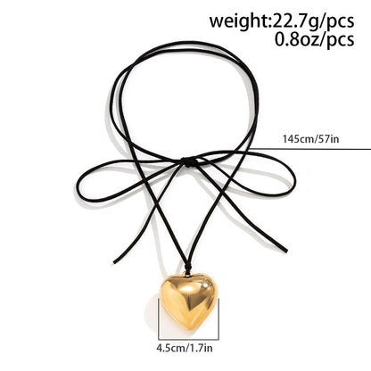 Sweet And Cool 3D Heart Pendant Choker💛