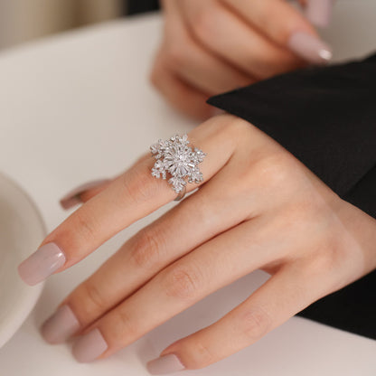 Elegant Rotating Crystal Anxiety Relief Snowflake Ring