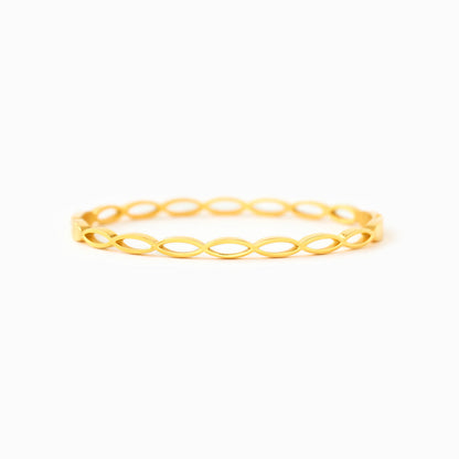 Small Circle Of Female Friends Matching Weave Bracelet
