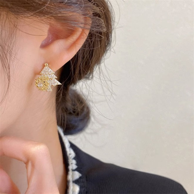 Spinning Snowflakes Christmas Tree Earrings -Gold🎄
