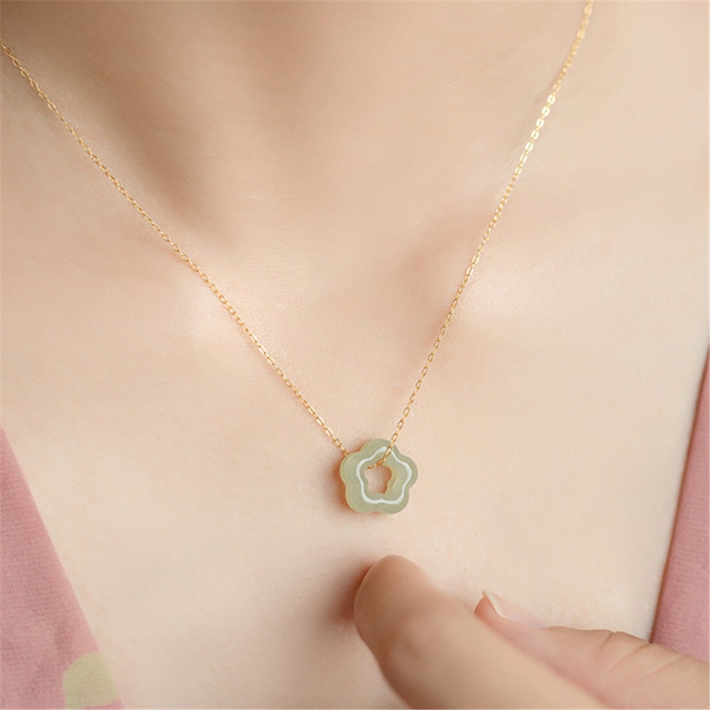 JADE FLOWER NECKLACE