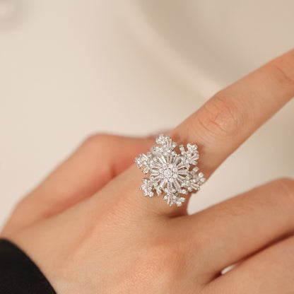 Elegant Rotating Crystal Anxiety Relief Snowflake Ring