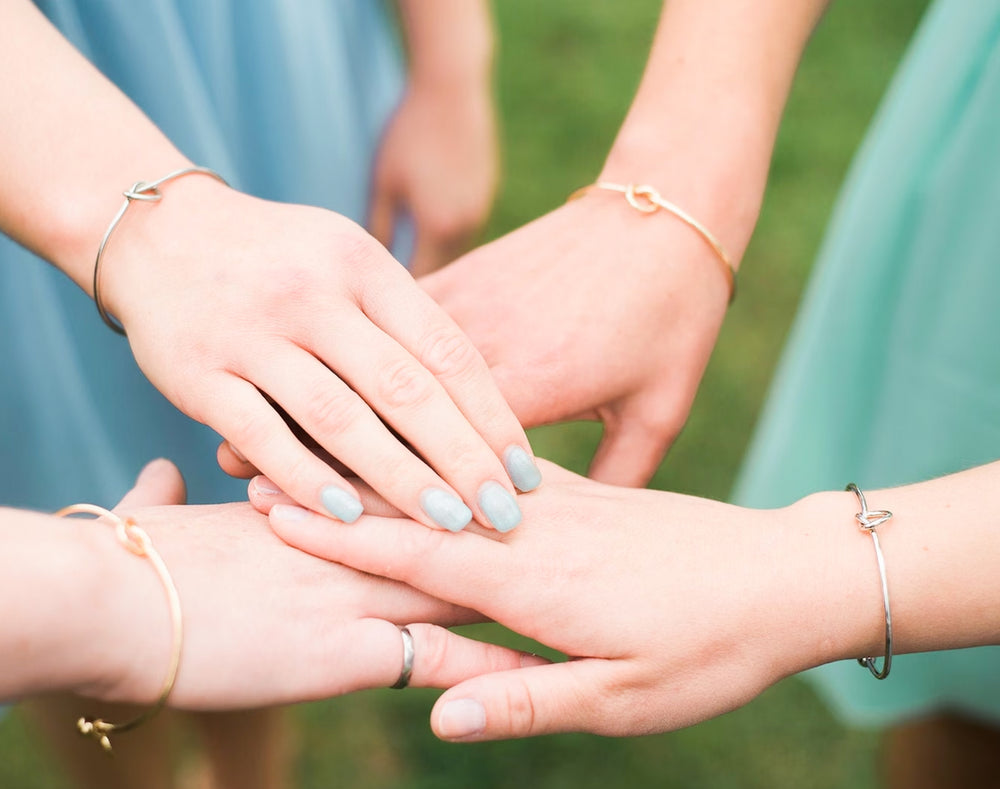 AC "TIE THE KNOT" INITIAL BRACELET