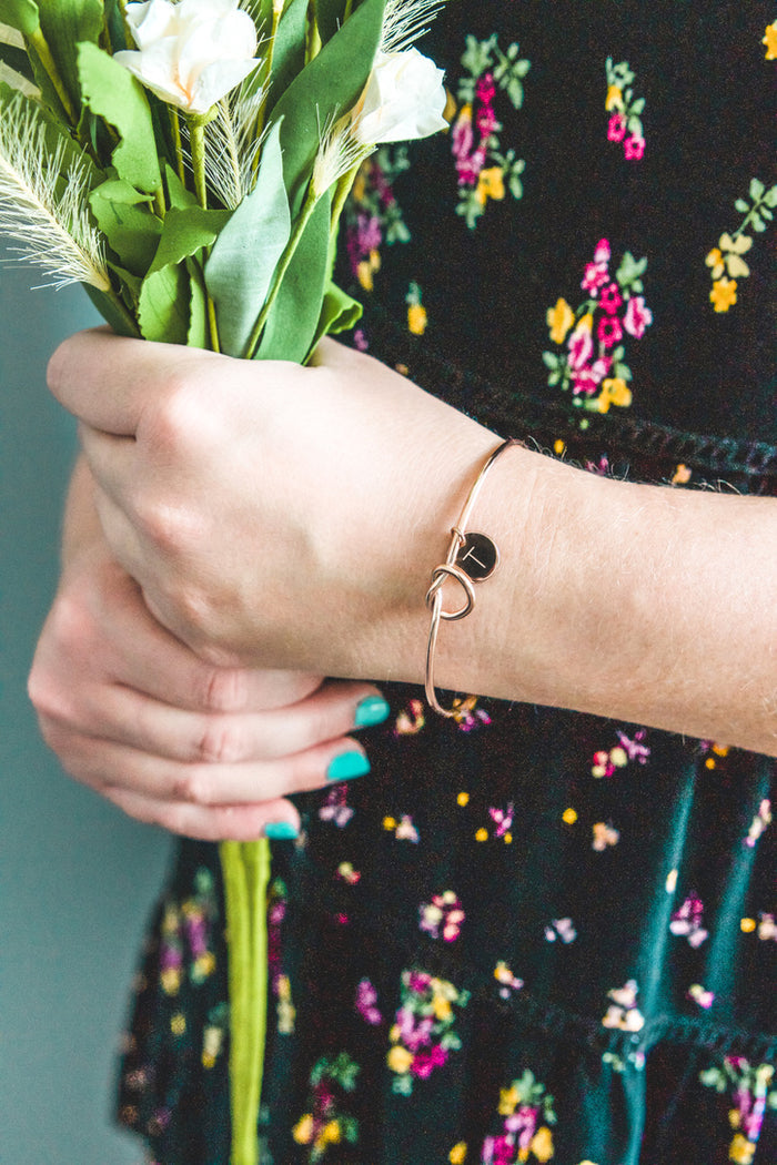 AC "TIE THE KNOT" INITIAL BRACELET