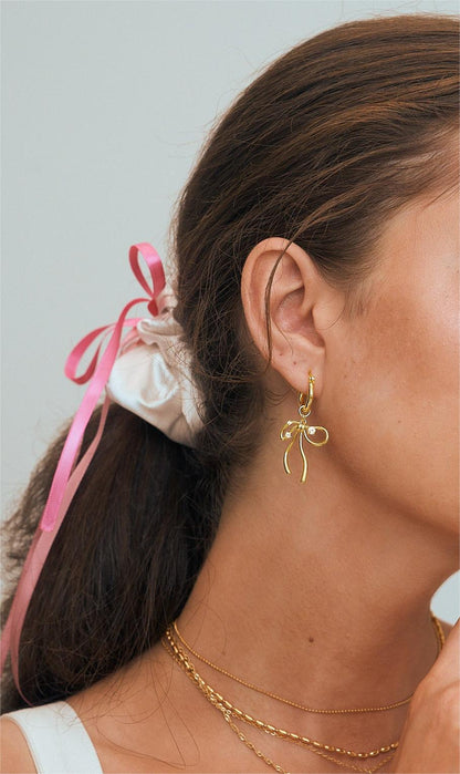 The Bow Earrings in Gold