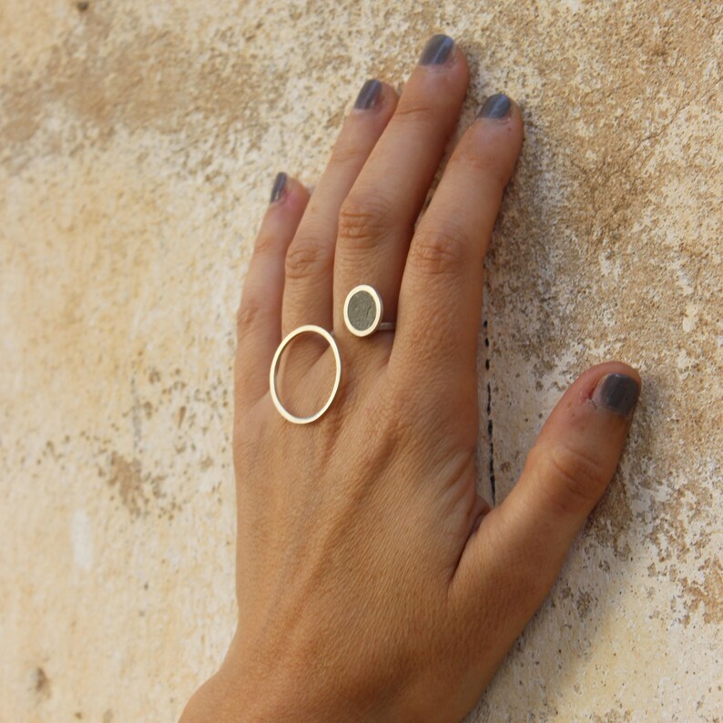 Circle Asymmetric Ring