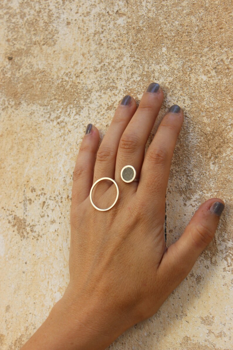 Circle Asymmetric Ring