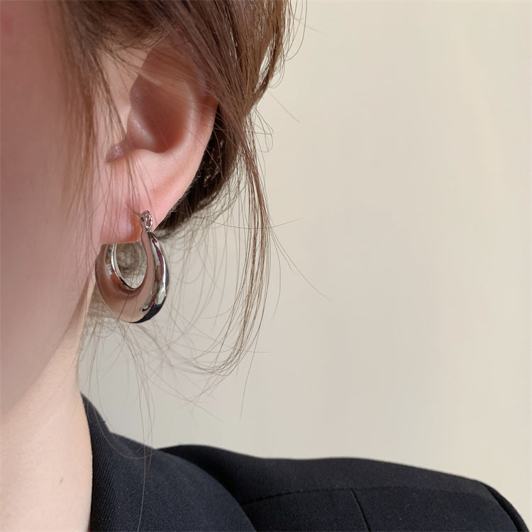- Metal Simple Moon Earrings