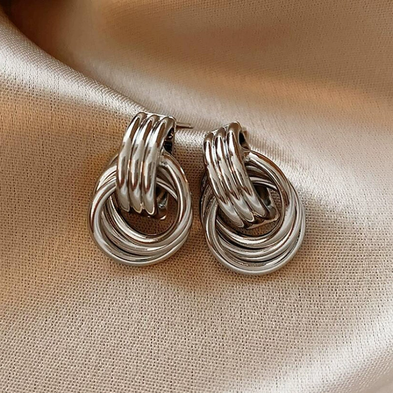 “The Loop Edit” – Retro Layered Hoop Earrings