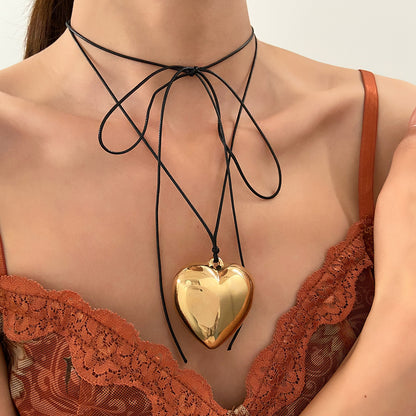 Sweet And Cool 3D Heart Pendant Choker💛