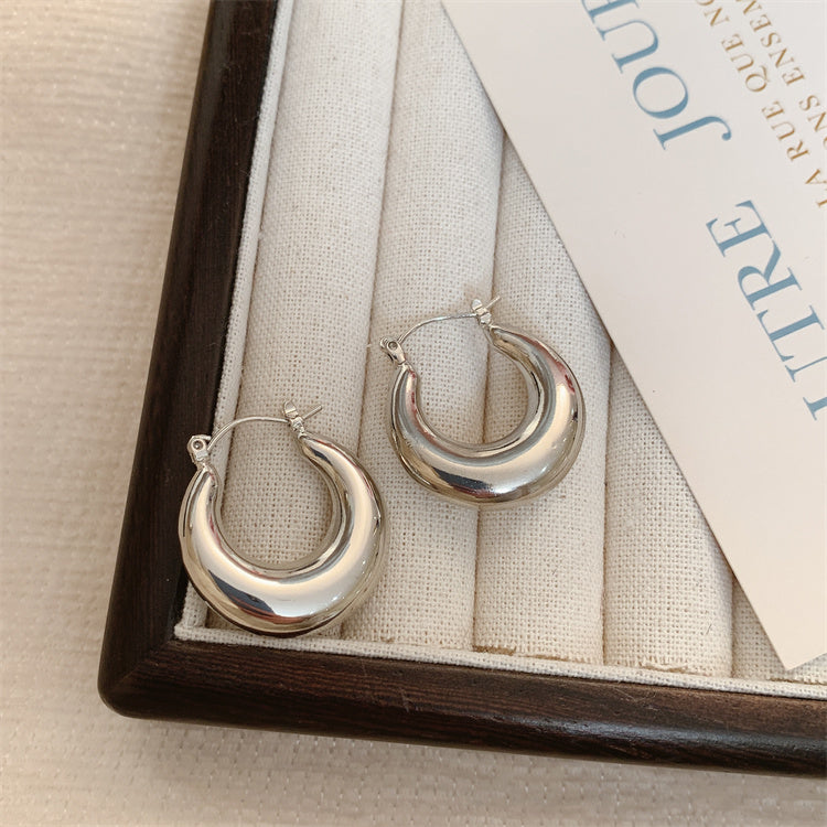 - Metal Simple Moon Earrings