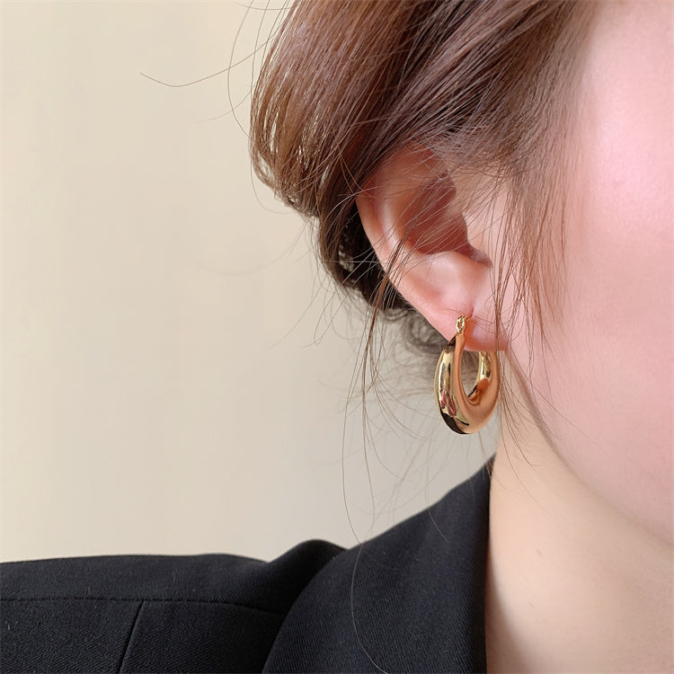 - Metal Simple Moon Earrings