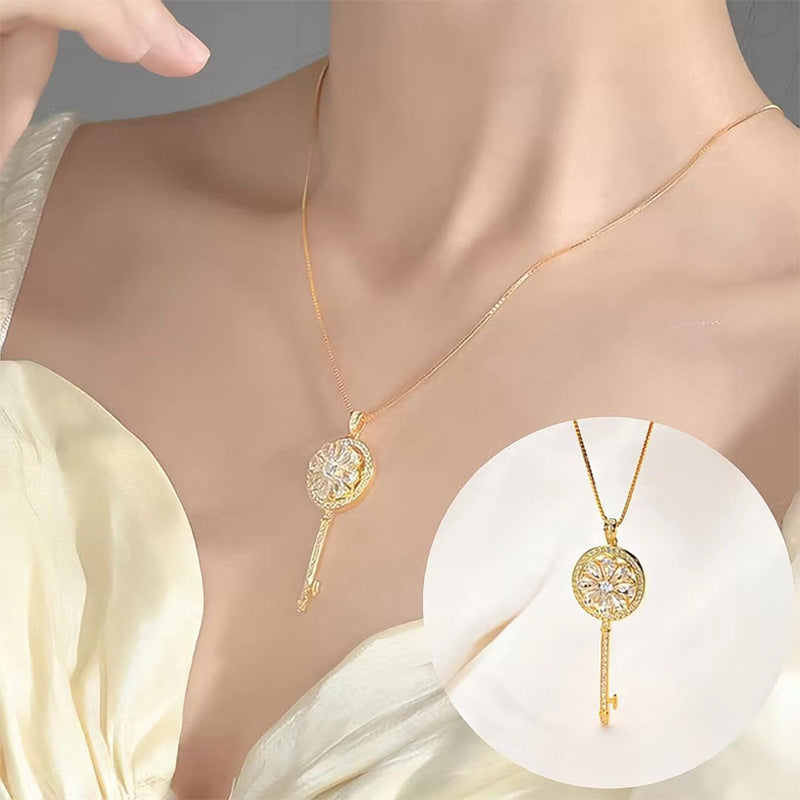 🔑Rotating Flower Key Necklace🌼