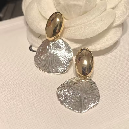 “Shell Belle” – French Retro Fan-Shaped Earrings