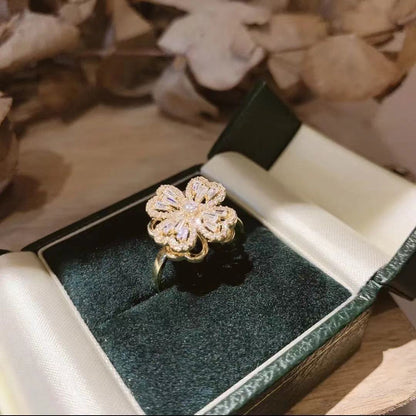 Four-Leaf Clovers Rotating Ring