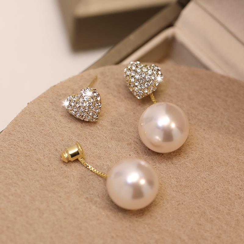 Heart Sparkling Pearl Earrings