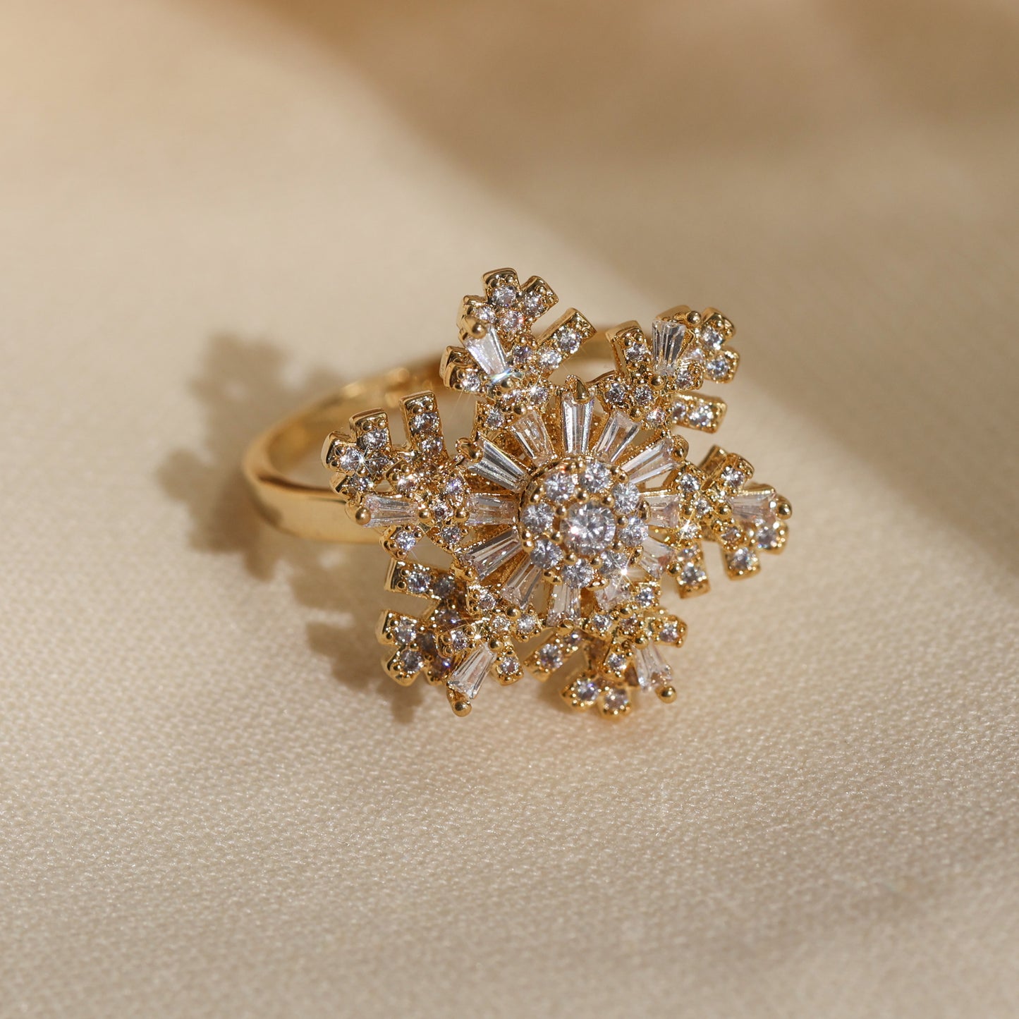 Elegant Rotating Crystal Anxiety Relief Snowflake Ring