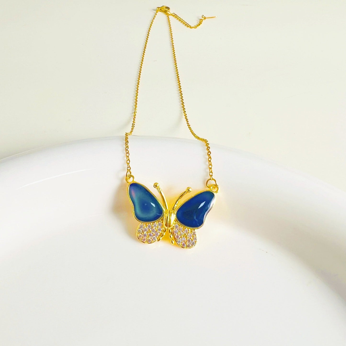 🦋Color Changing Butterfly Necklace
