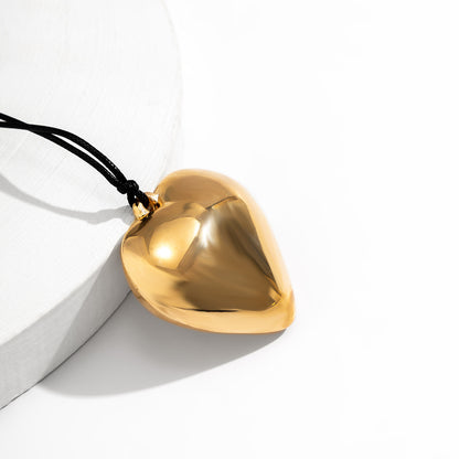 Sweet And Cool 3D Heart Pendant Choker💛