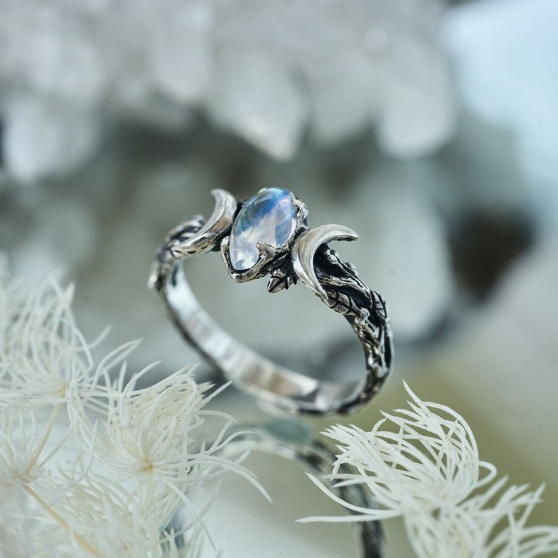 Moonstone Ring“Soma”-SS-Moonstone Jewelry