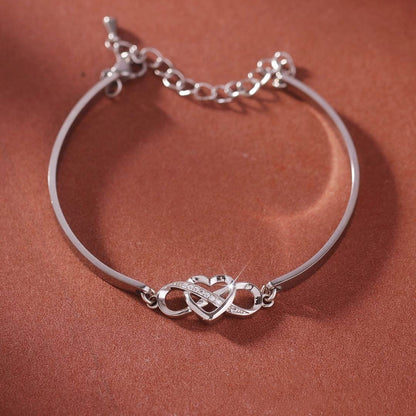 The Love Between Aunt & Niece Is Forever Heart Bracelet