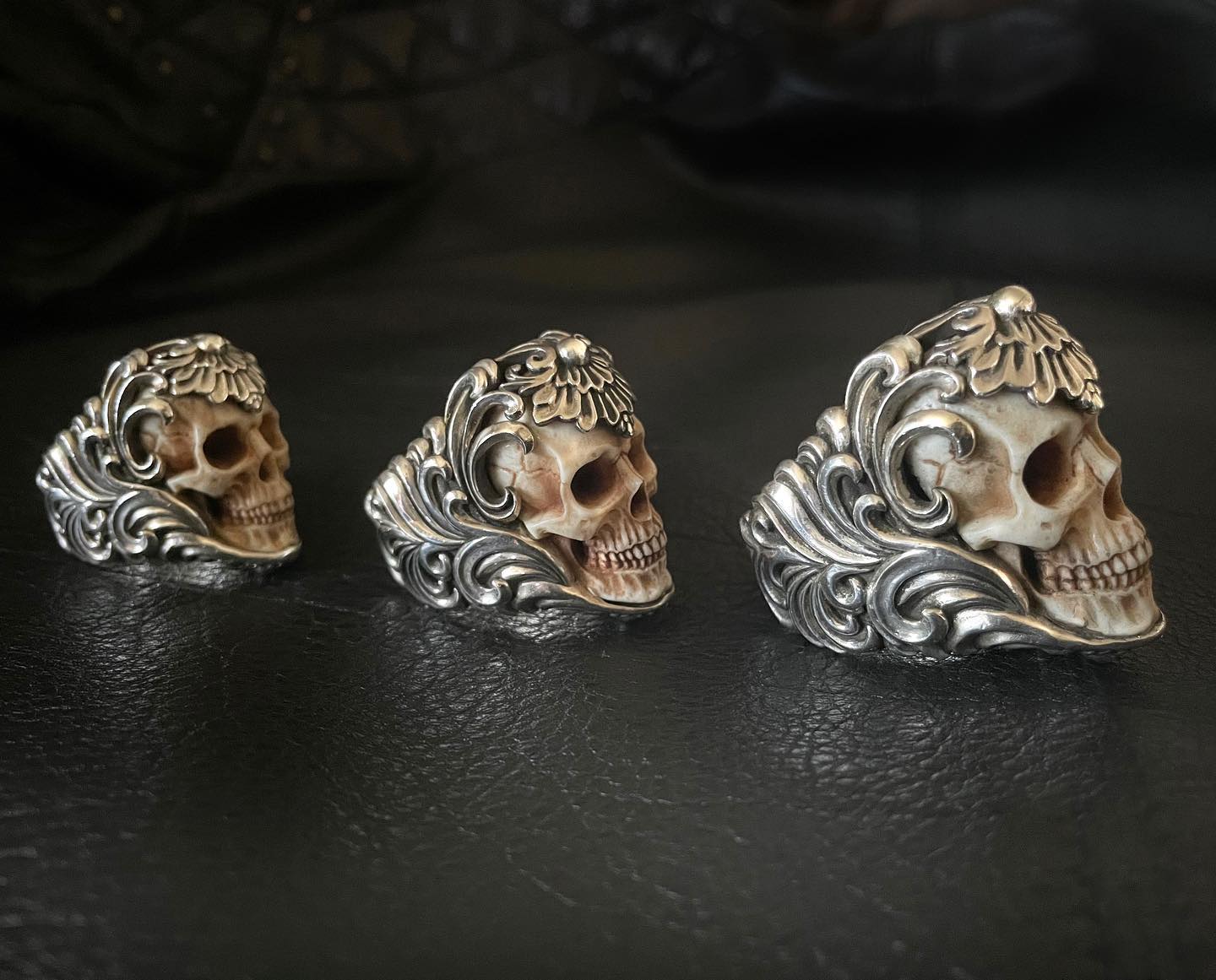 VINTAGE POLISH FLORAL ARMOR ANTLER SKULL RING