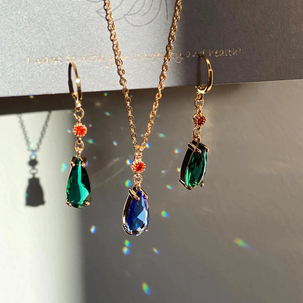 Vintage Water Drop Emerald necklace and earrings