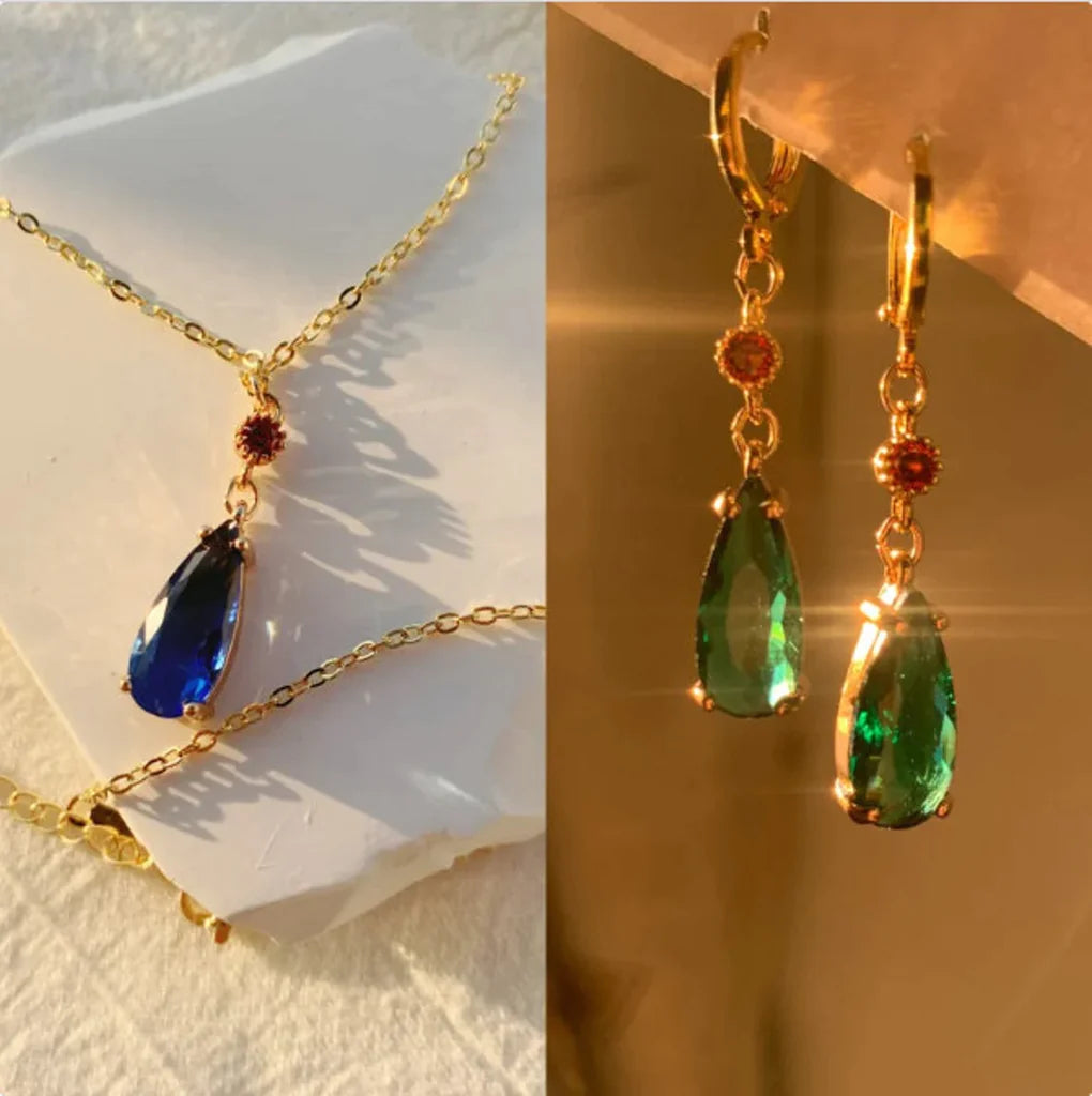 Vintage Water Drop Emerald necklace and earrings