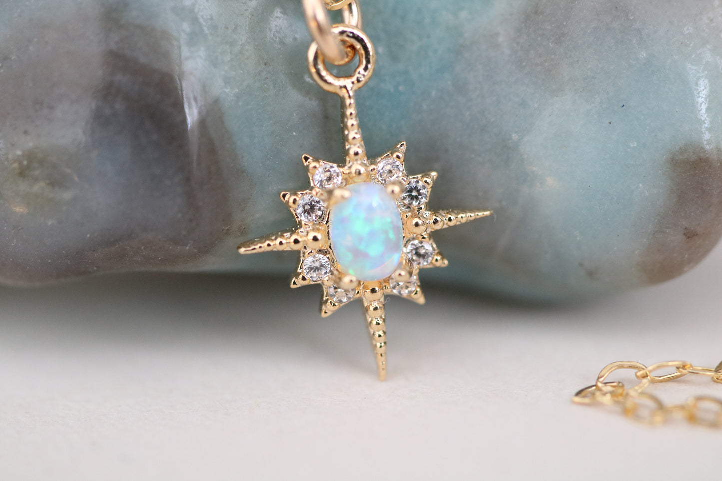 The perfect Christmas gift - opal necklace